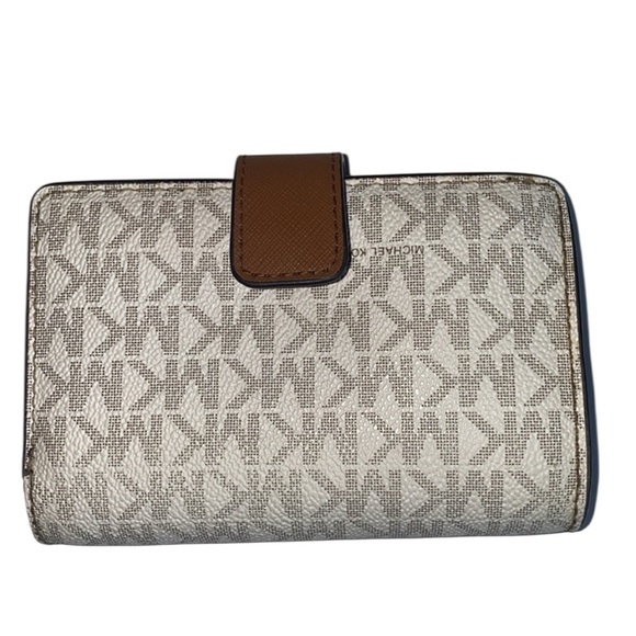 Michael Kors Beige Monogram jet set bifold Wallet with Gold Hardware No Callouts - Picture 3 of 12